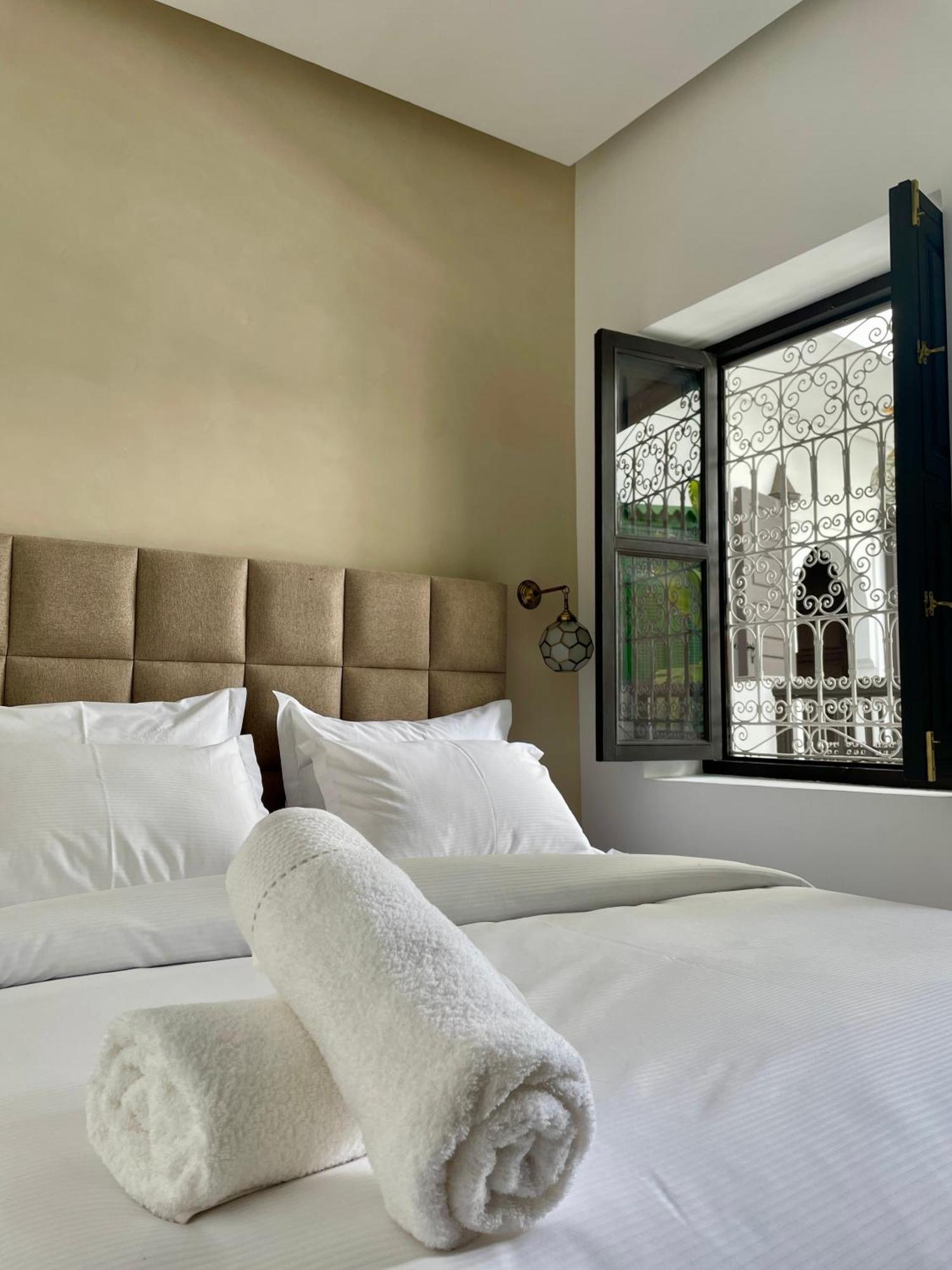 Couette-café Awatif Le 36