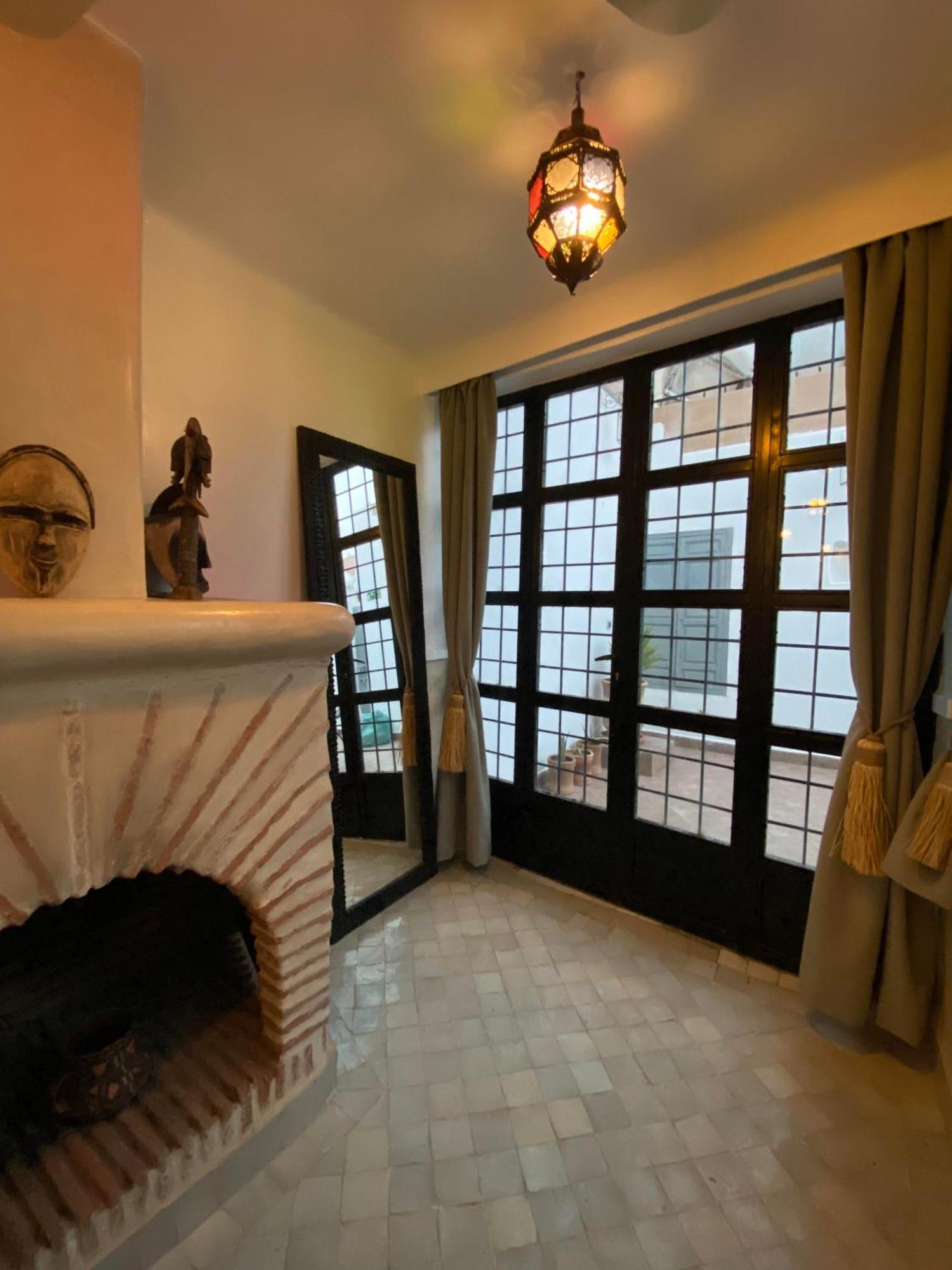 Dar Omi Zahra Riad *