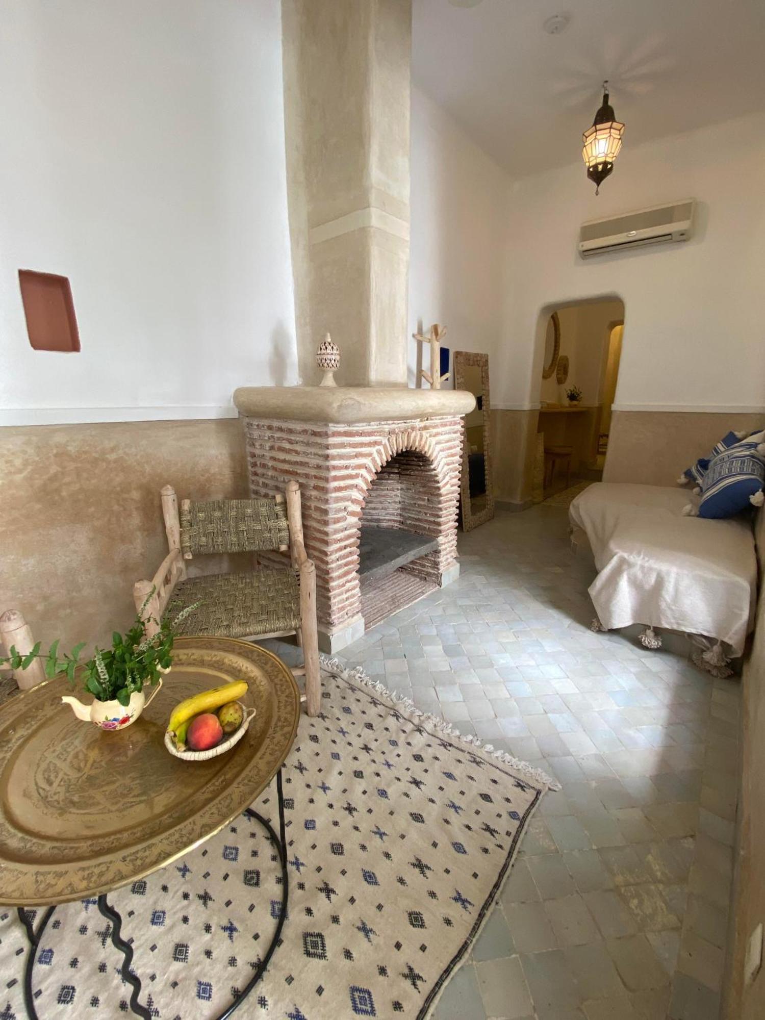 Dar Omi Zahra Riad *