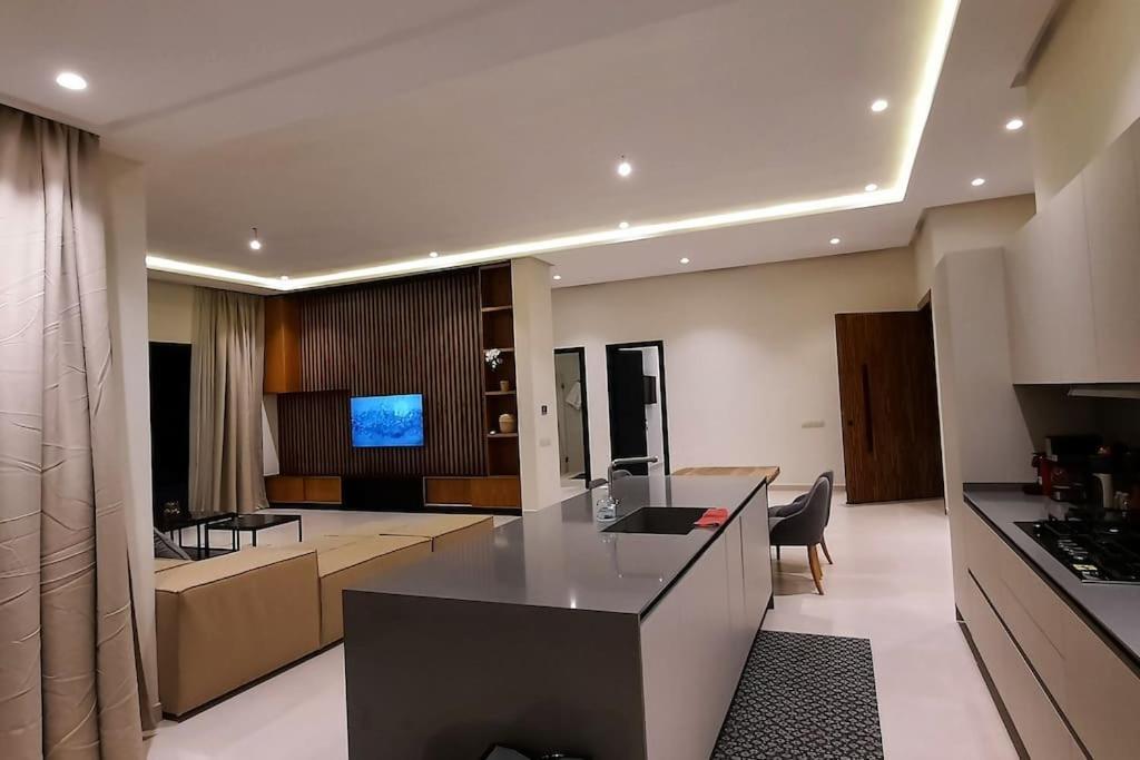 1 Palmeria Villa