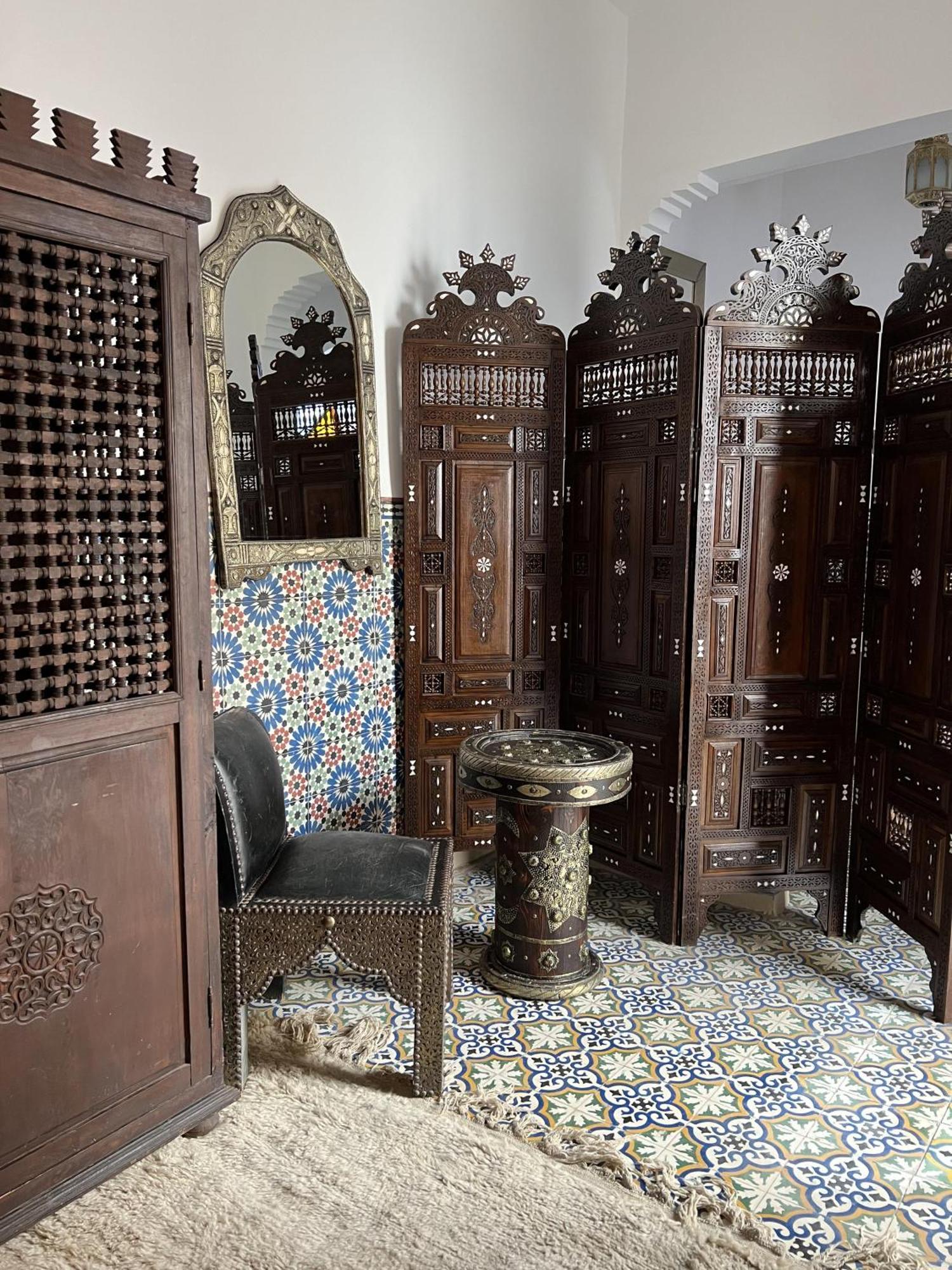 Panthera, Medina Villa *