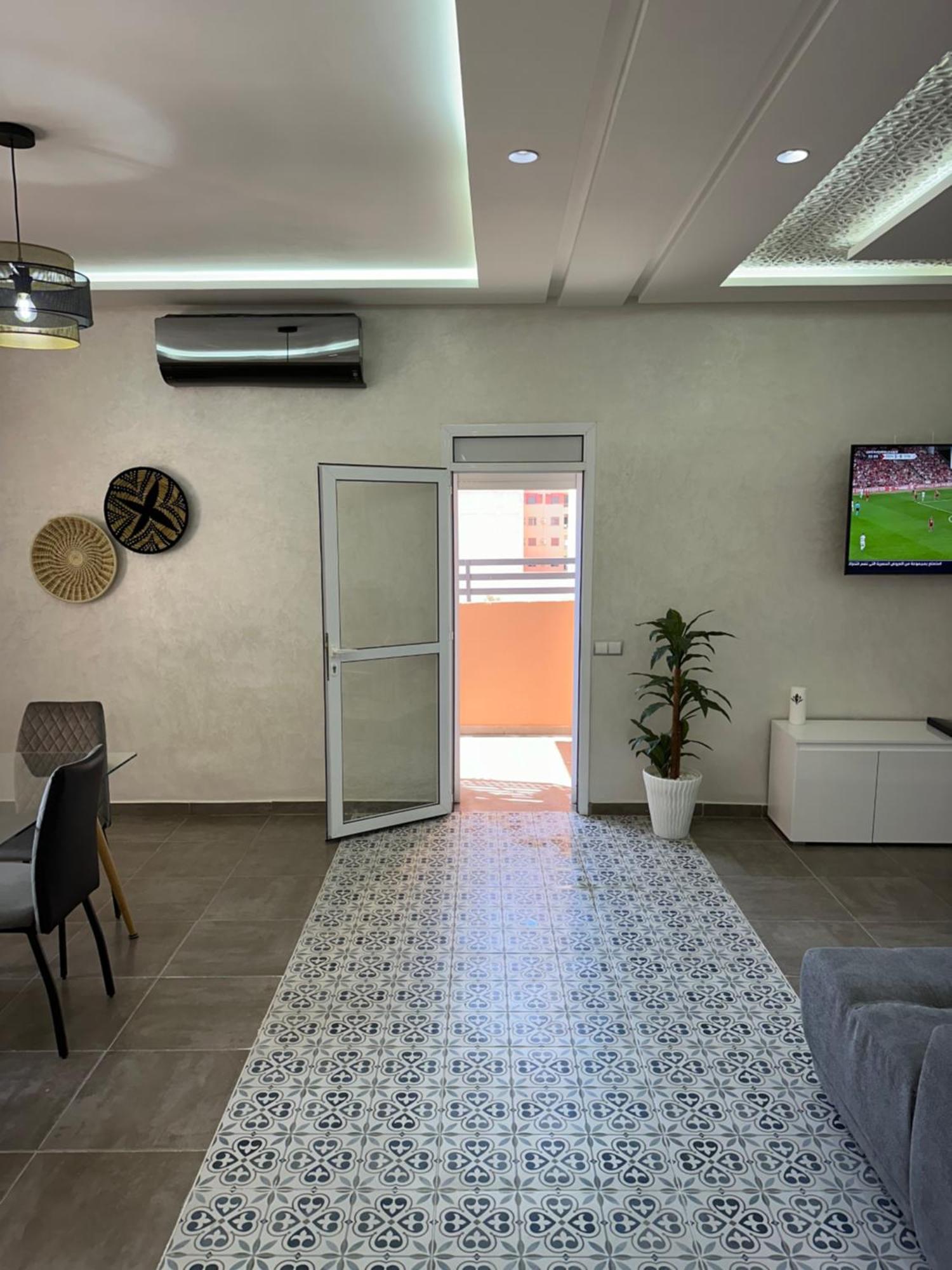 Gorgeous Newly Renovated Apt- Near Restaurant And Shopping Center Appartement Marrakesh