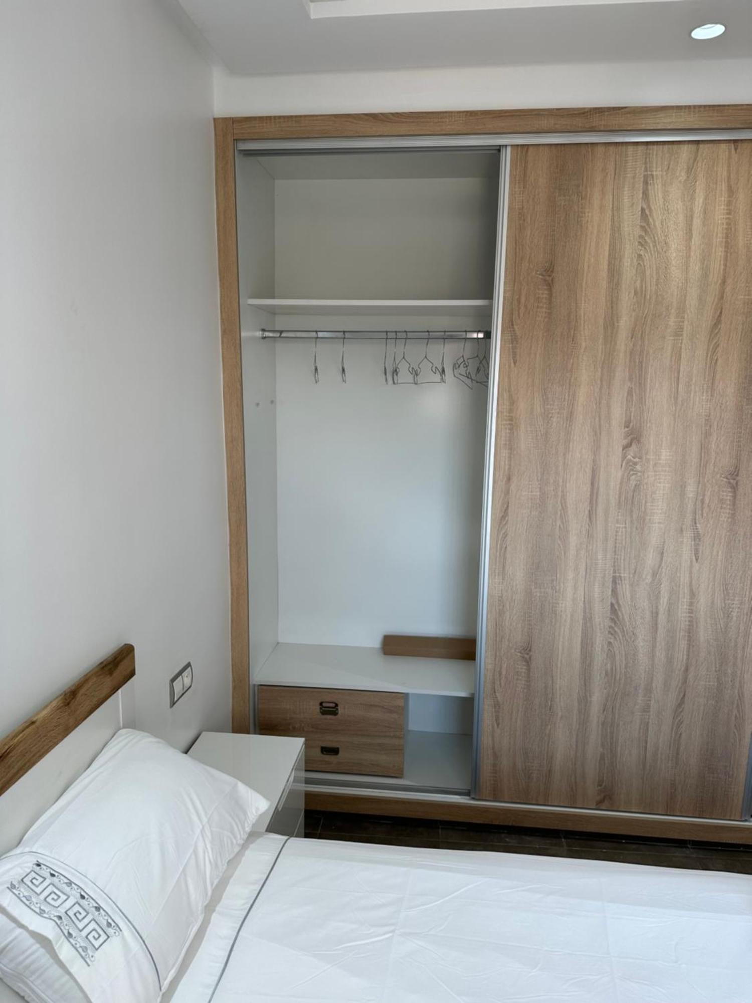 Gorgeous Newly Renovated Apt- Near Restaurant And Shopping Center Marrakesh