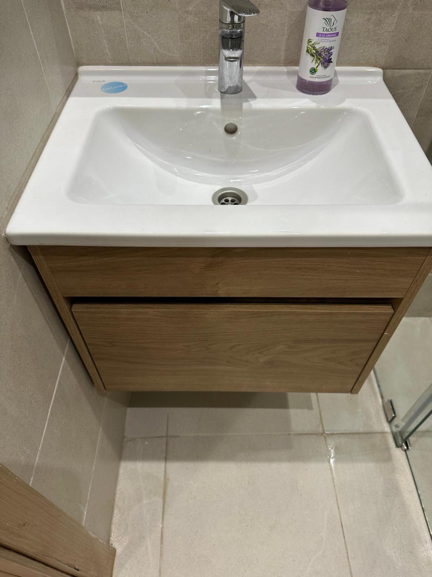 Gorgeous Newly Renovated Apt- Near Restaurant And Shopping Center *