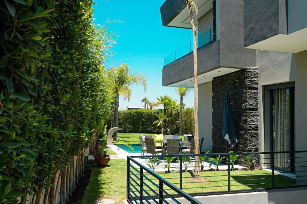 De Luxe Avec Piscine A Argan Golf
