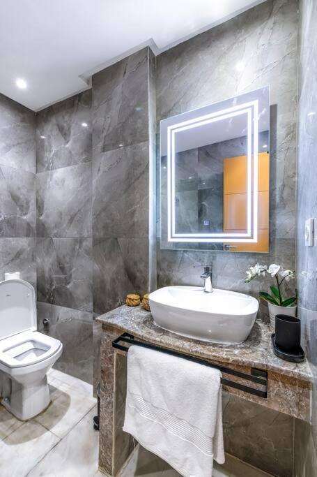 Appartement Fun-filled Luxury Center