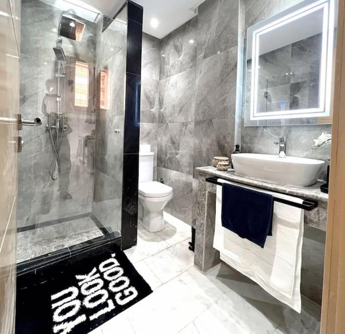 Appartement Fun-filled Luxury Center