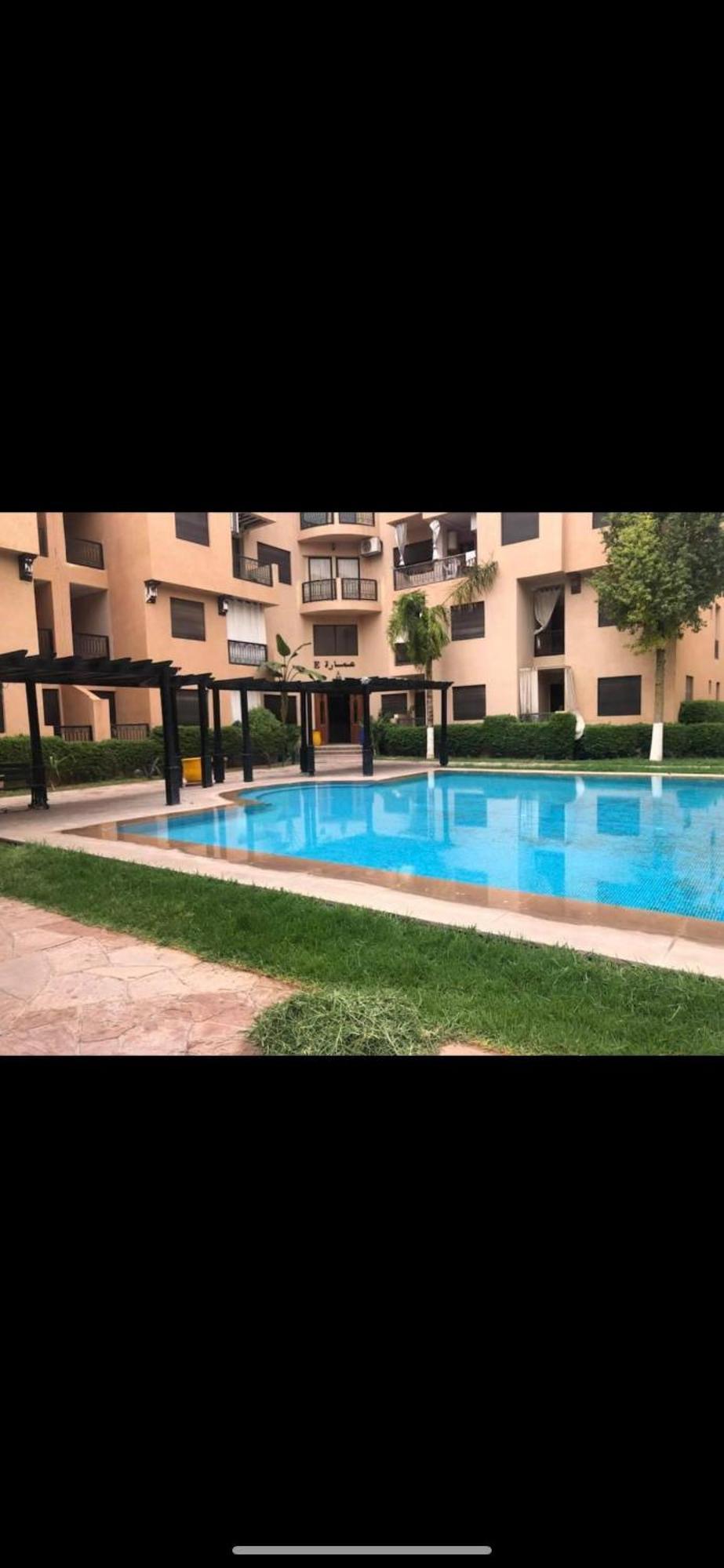 T2 Vu Sur Piscine *