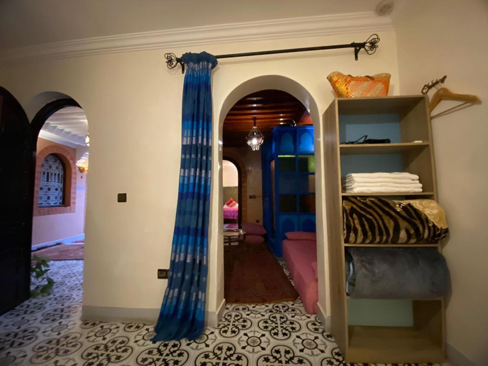 Bed & Breakfast Konouz 3*