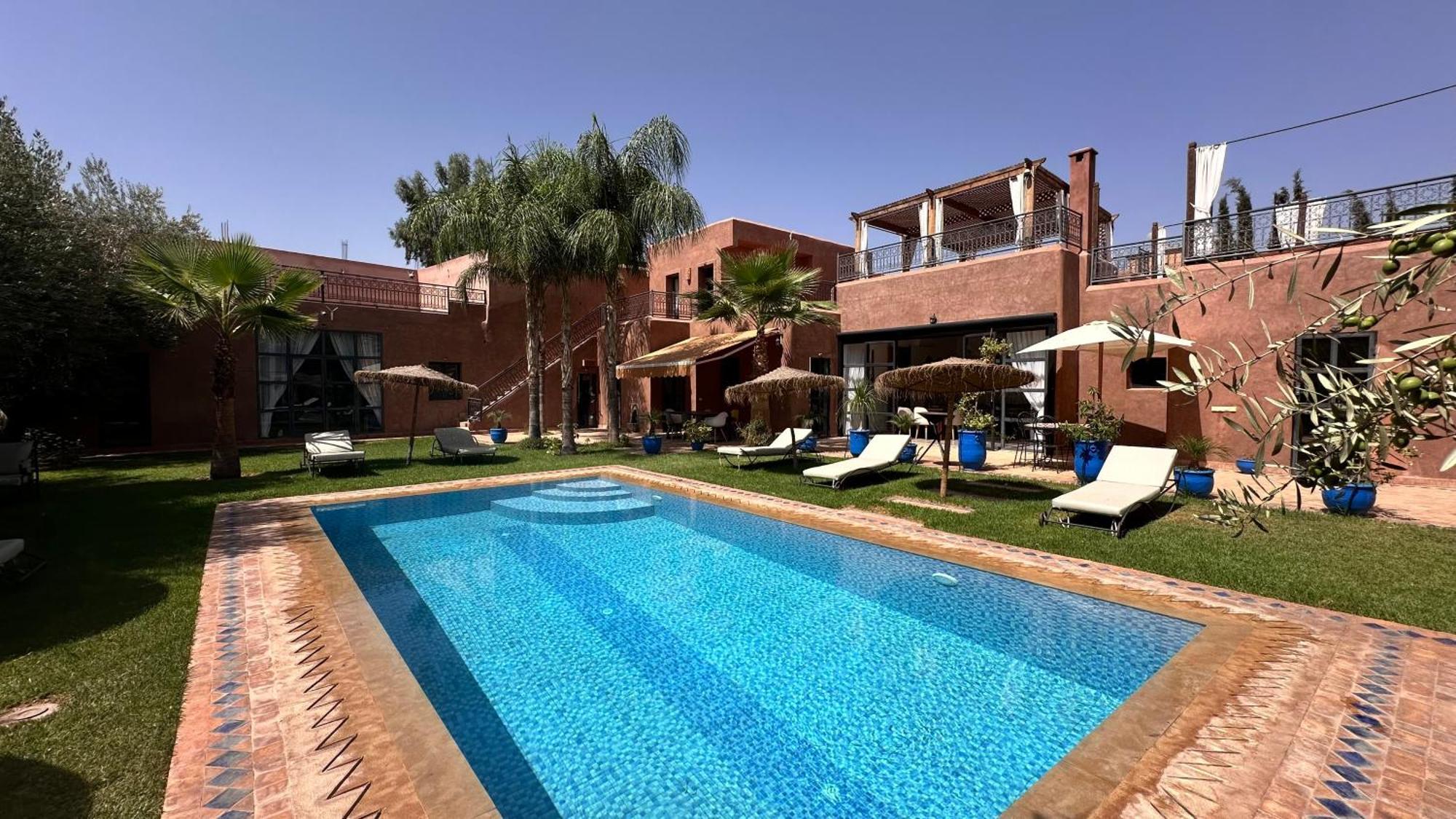 Villa Scil De Luxe, Piscine Chauffee, 3 Suites, Hamam, Jacuzzi Exterieur, Salle De Sport, Vue Sur L'atlas, Parkings Prive, Pas De Vis A Vis !
