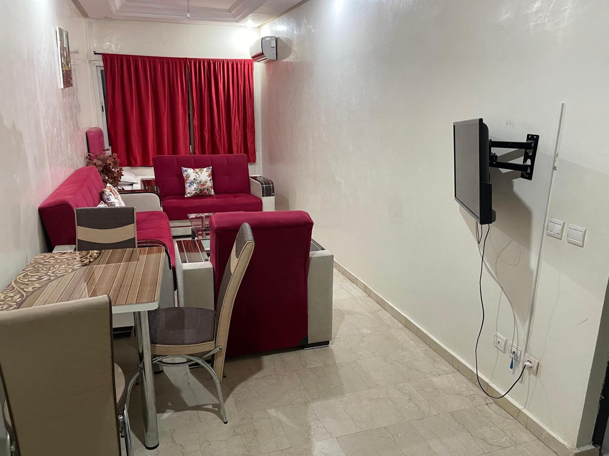 18 3em Etage Avec Balcon Apartamento