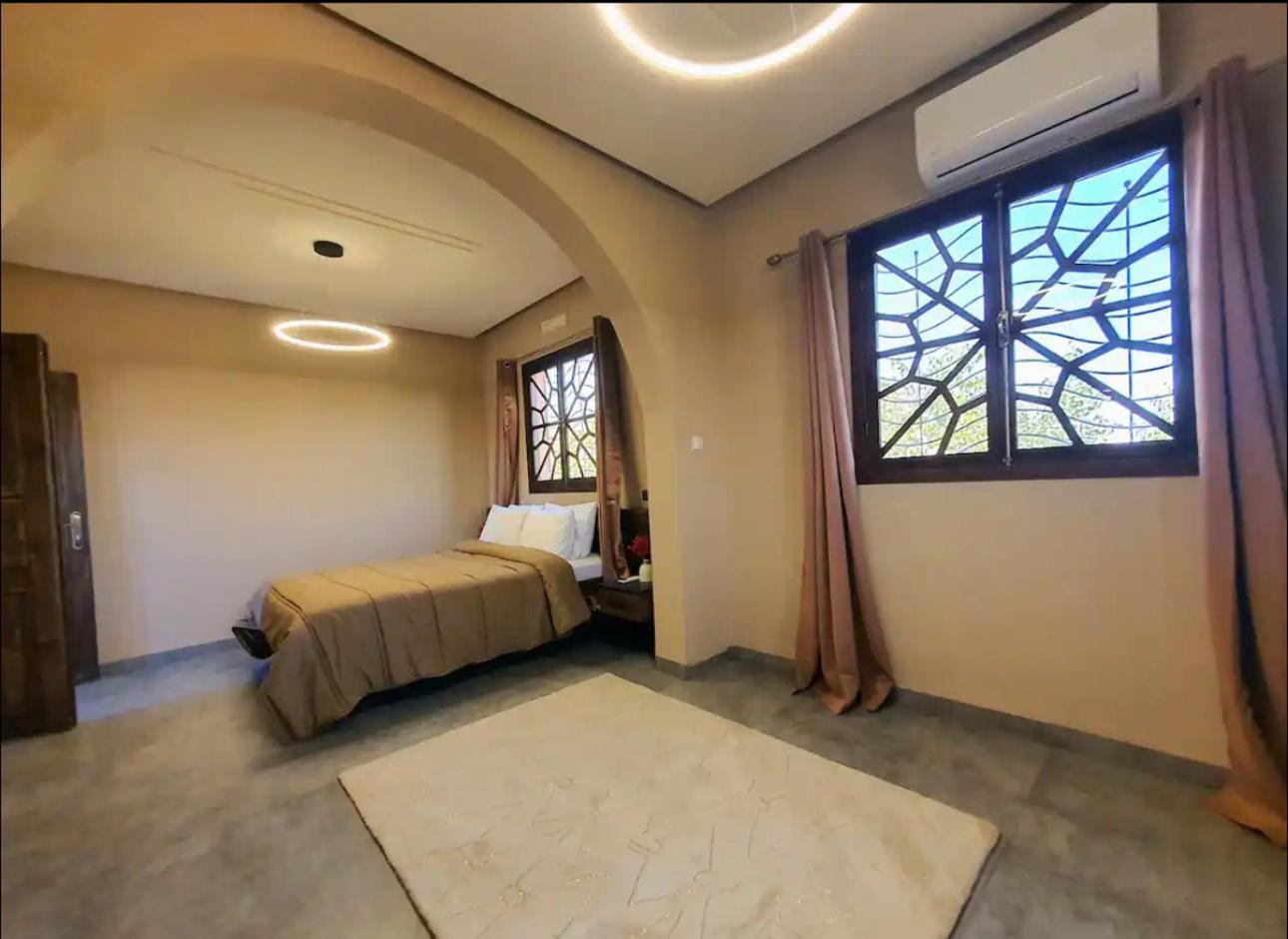 A Marrakech With Warm Pool Villa