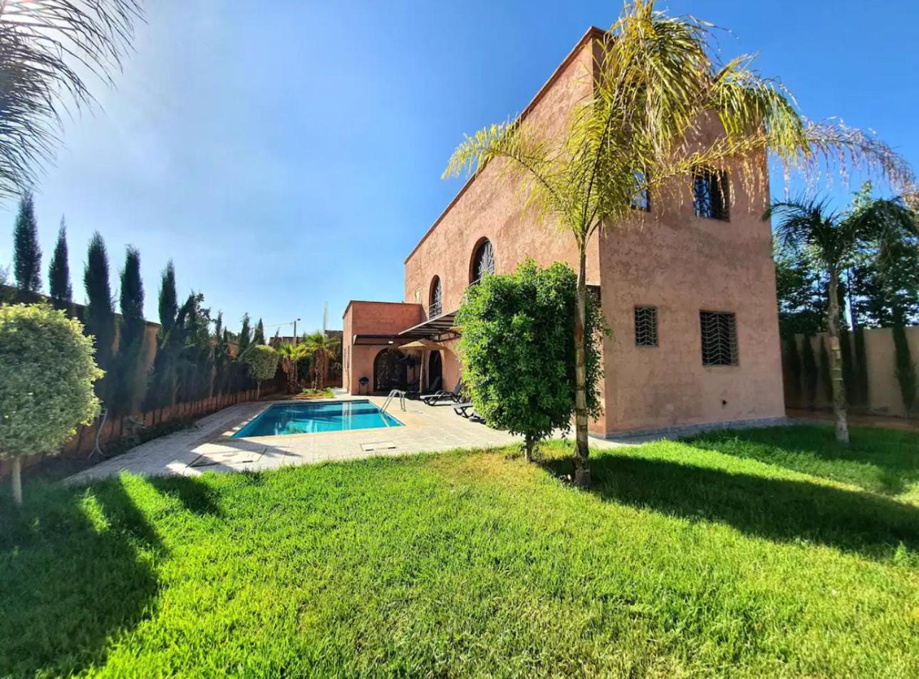 A Marrakech With Warm Pool Villa *