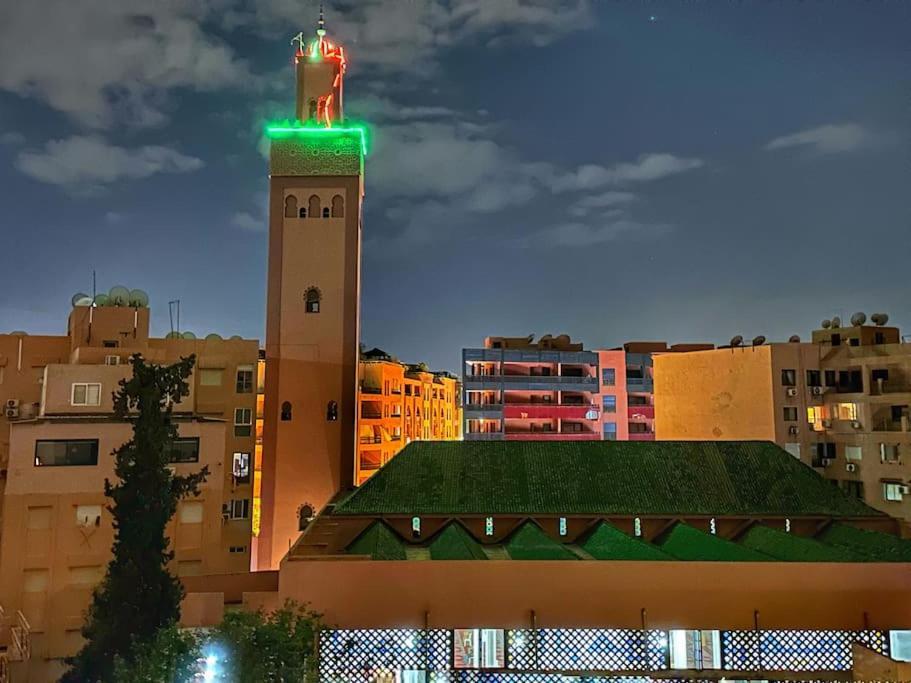 Stylish & Comfy Haven 5 Stars Location Plaza Views Appartement