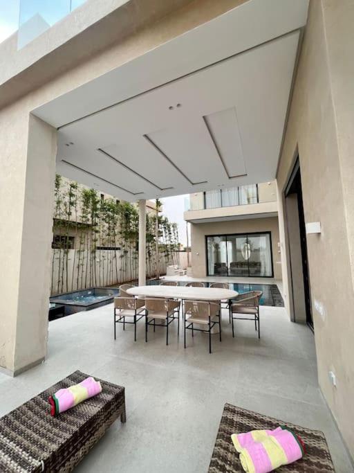 Kenza Piscine Et Jacuzzi Chauffee Villa