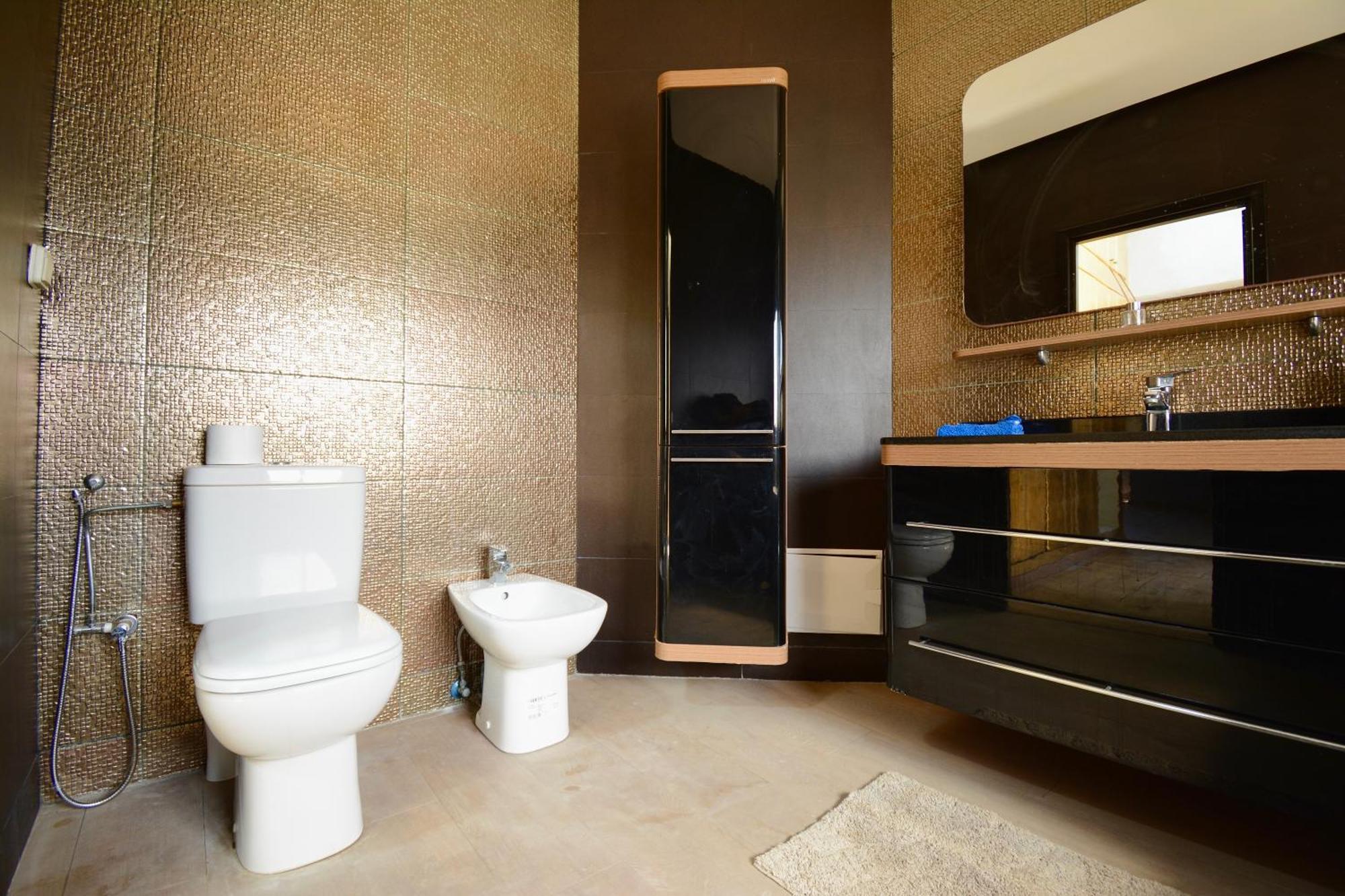 2 King Suites- Pool,ac & Parking-central Location Villa Marrakesh