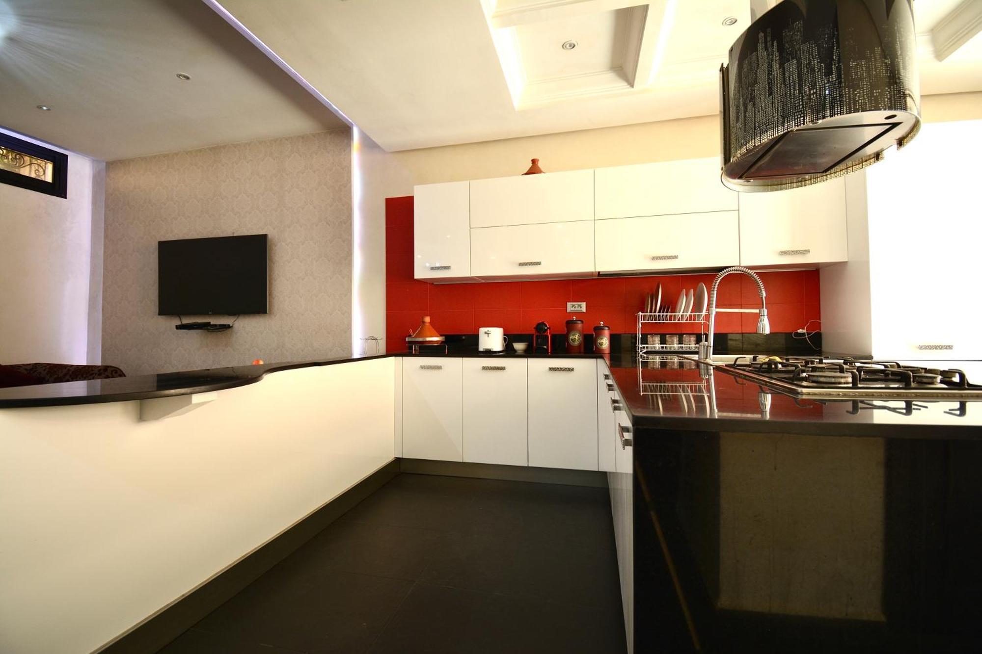 2 King Suites- Pool,ac & Parking-central Location Marrakesh