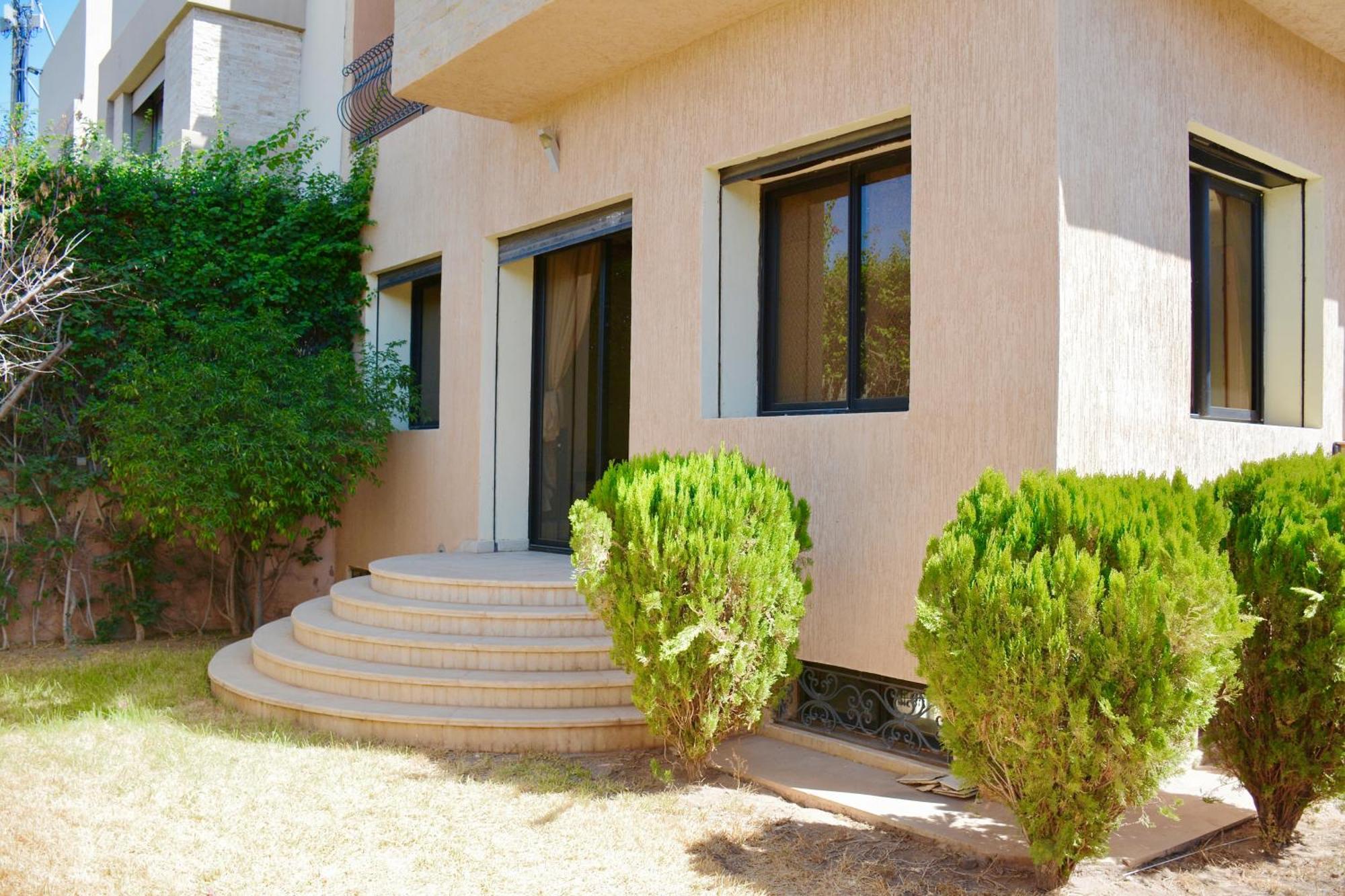 Villa 2 King Suites- Pool,ac & Parking-central Location *