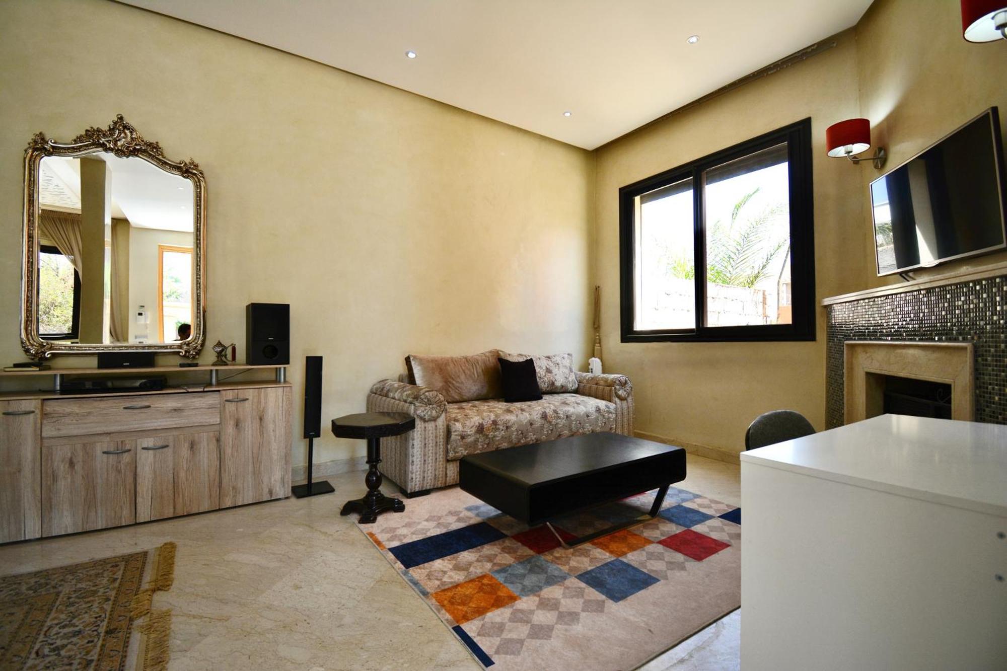 2 King Suites- Pool,ac & Parking-central Location Villa Marrakesh