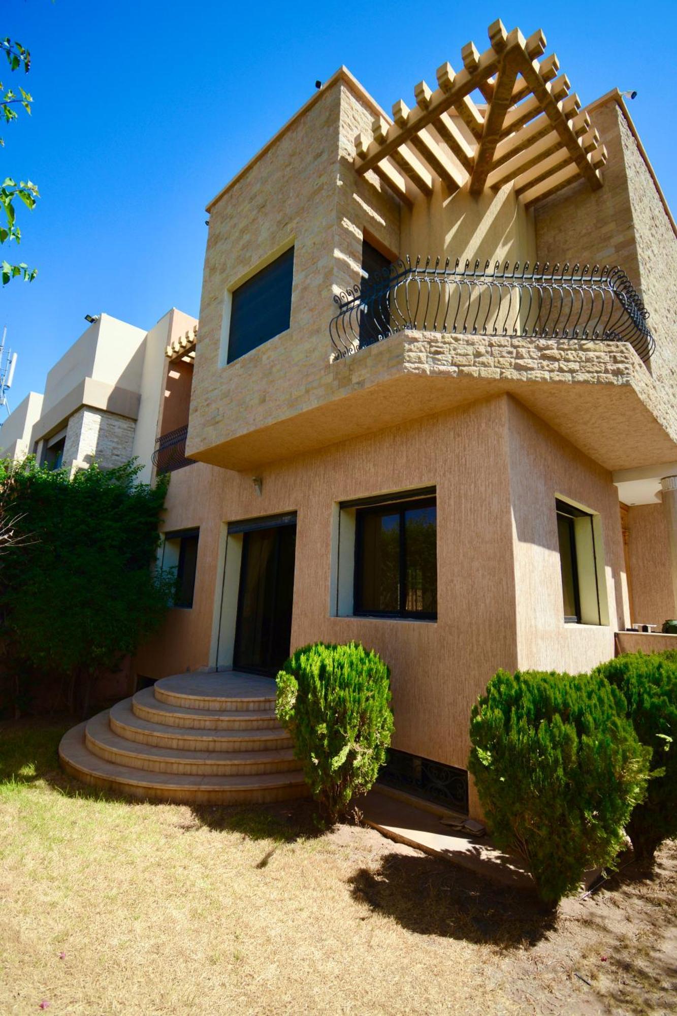 2 King Suites- Pool,ac & Parking-central Location *