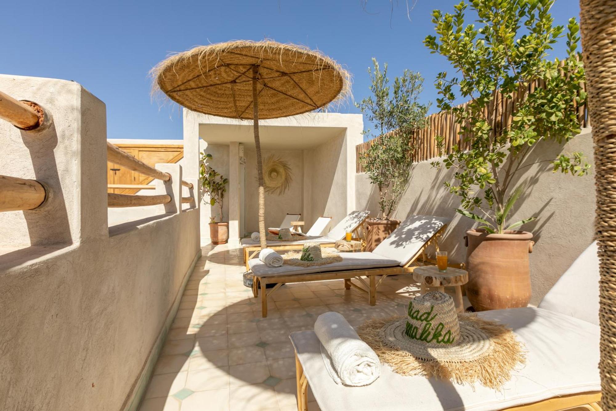 Lamalika Riad *