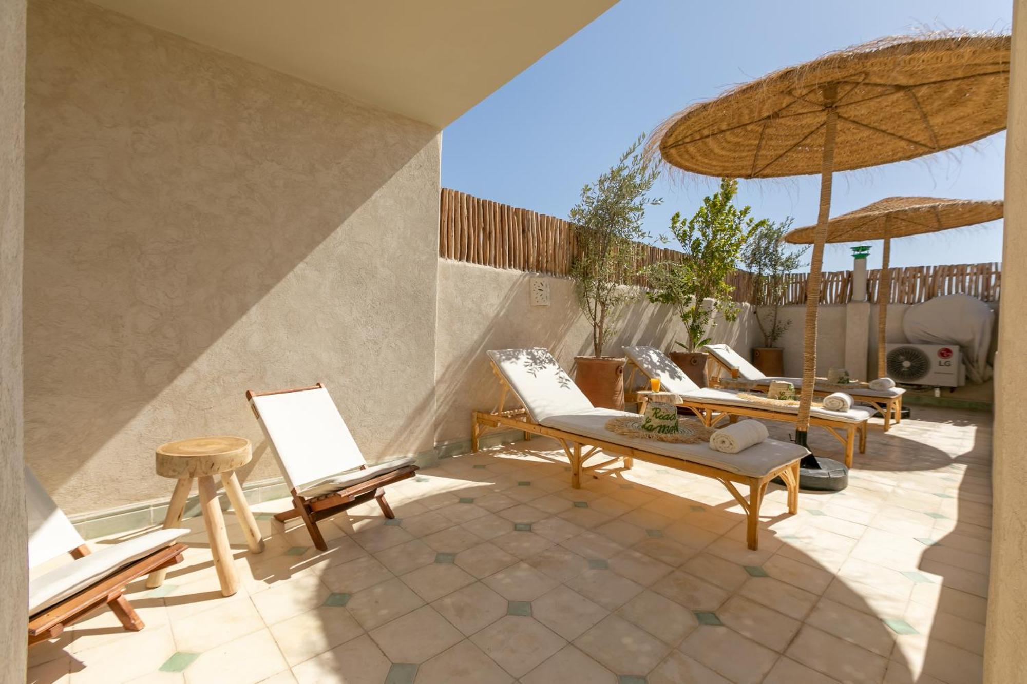 Lamalika Riad *