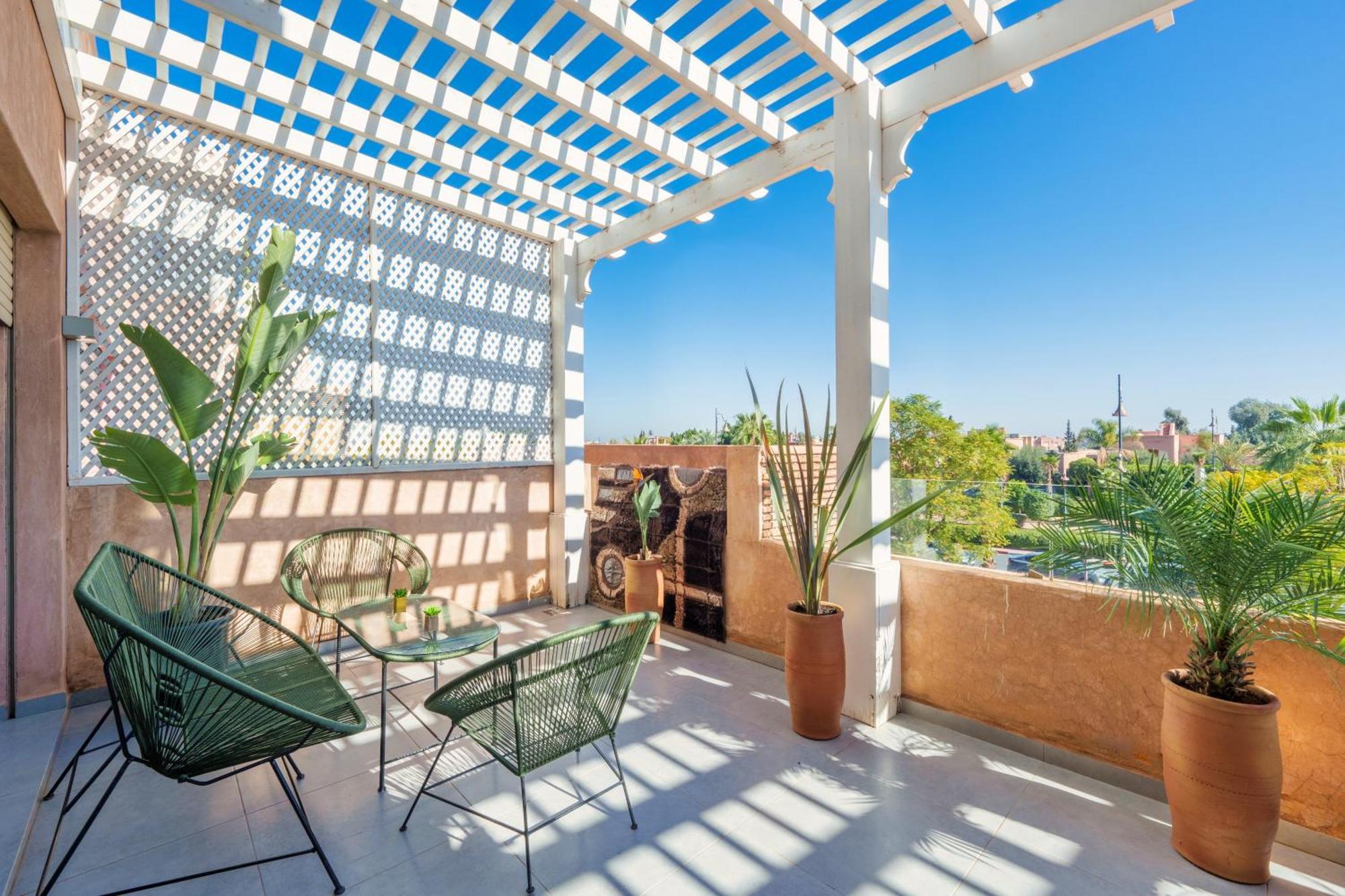 2 Bedrooms Equipped Appartement *