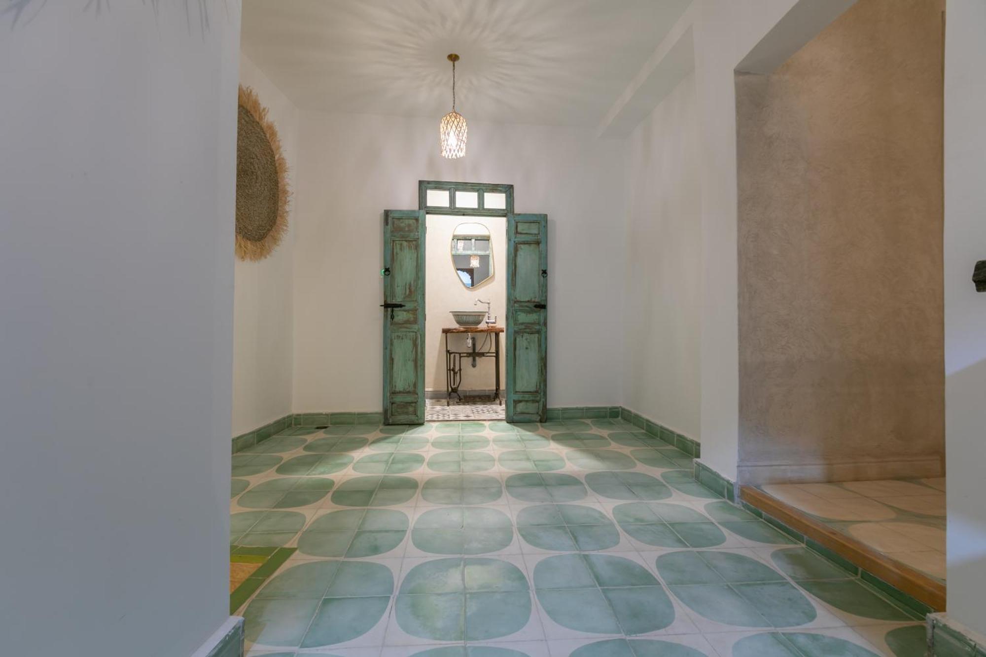 Riad Lamalika *