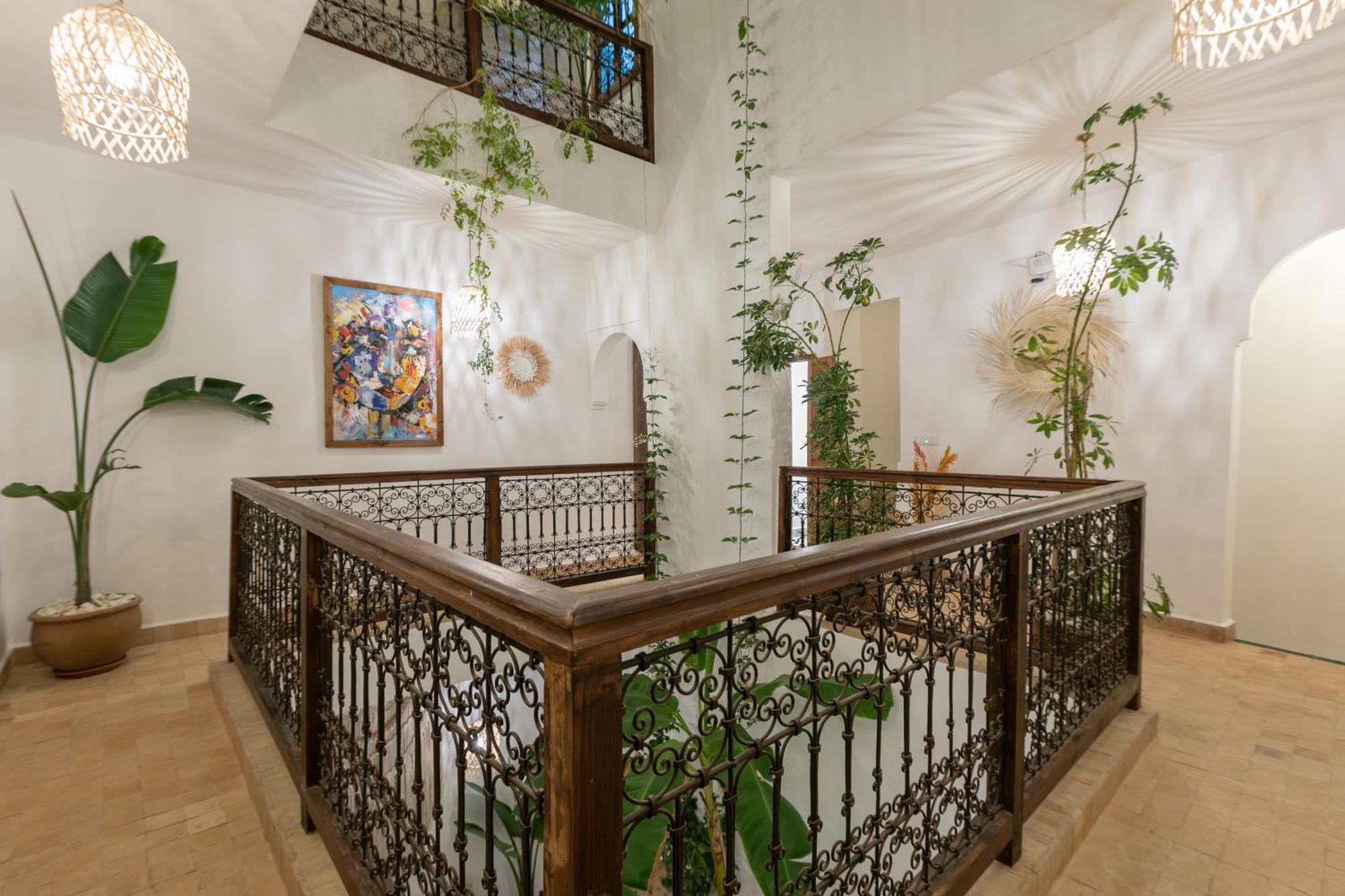Lamalika Riad *