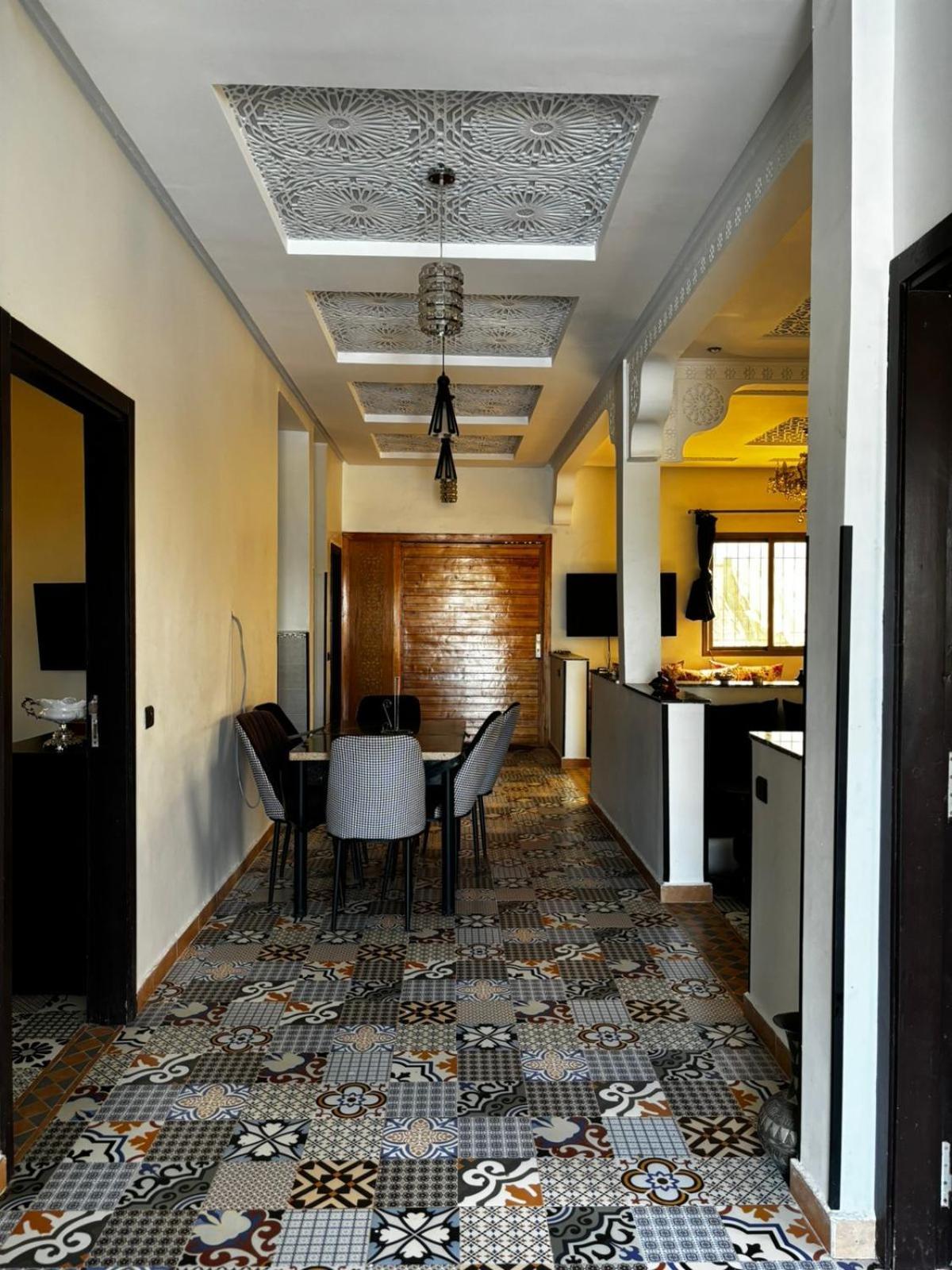 Avec Piscine Villa