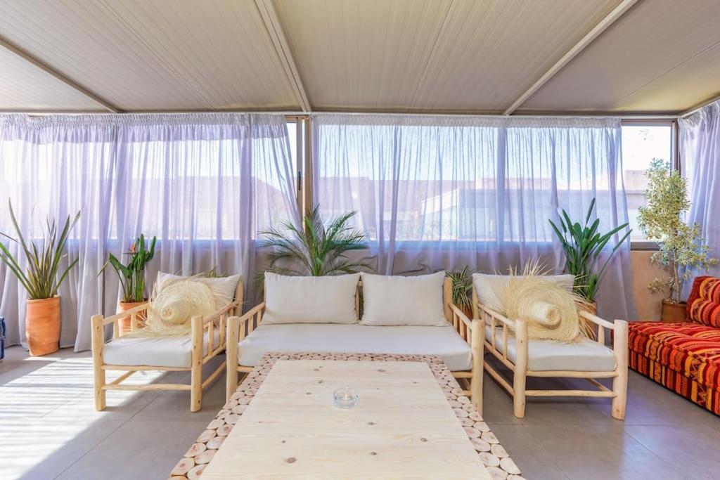 2 Bedrooms Fully Equipped Appartement *