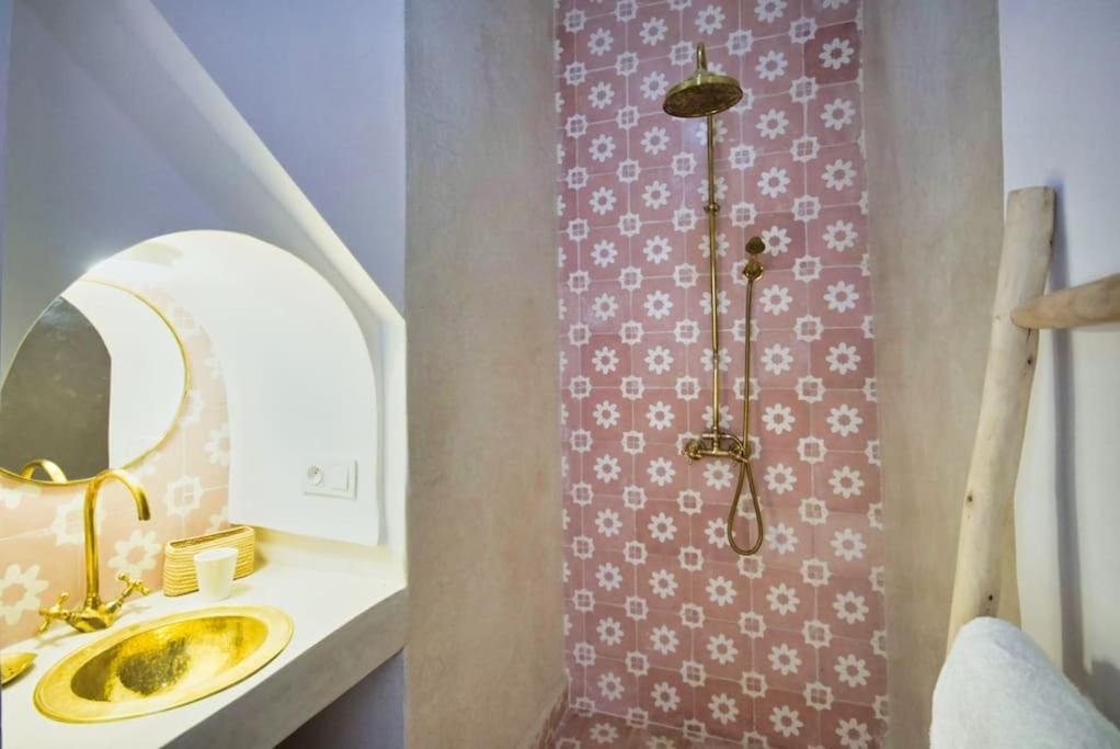 Riad Louisa Spa, And Pool Appartement