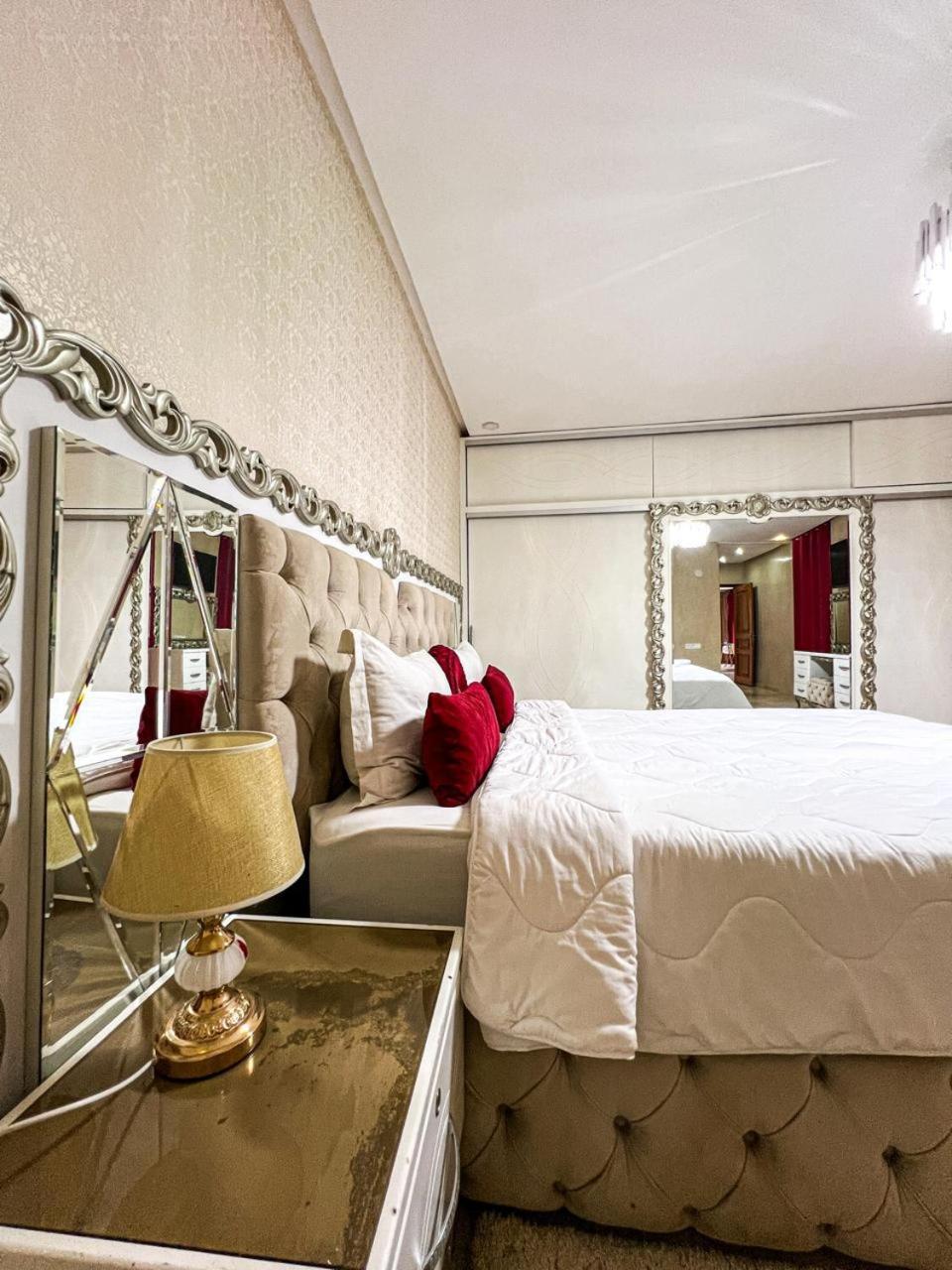La Royale Avec Cuisiniere Villa