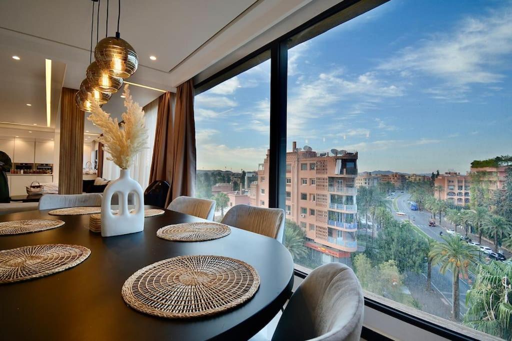 De Luxe A Marrakech Avec Jacuzzi Piscine Et Vue Panoramique Appartement Marrakesh