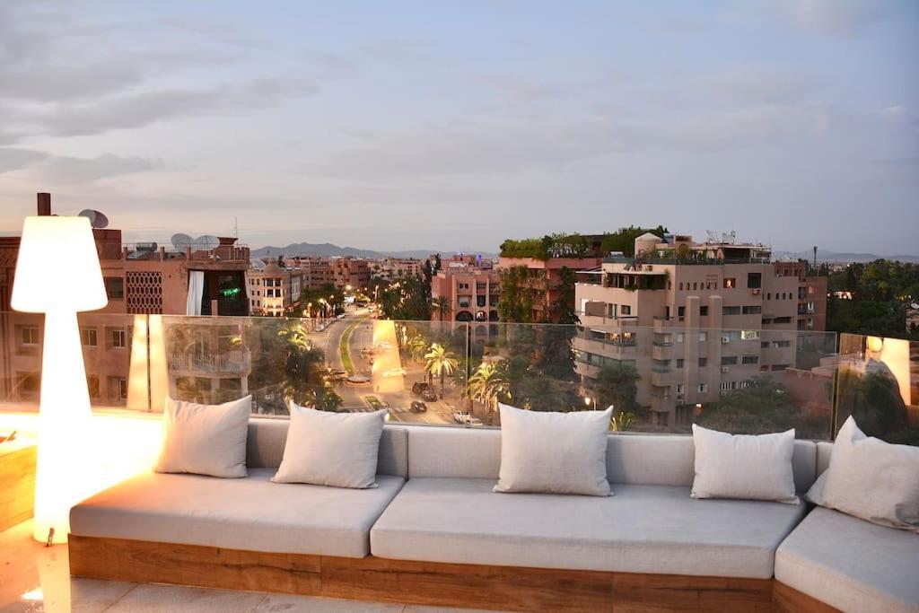 Appartement De Luxe A Marrakech Avec Jacuzzi Piscine Et Vue Panoramique