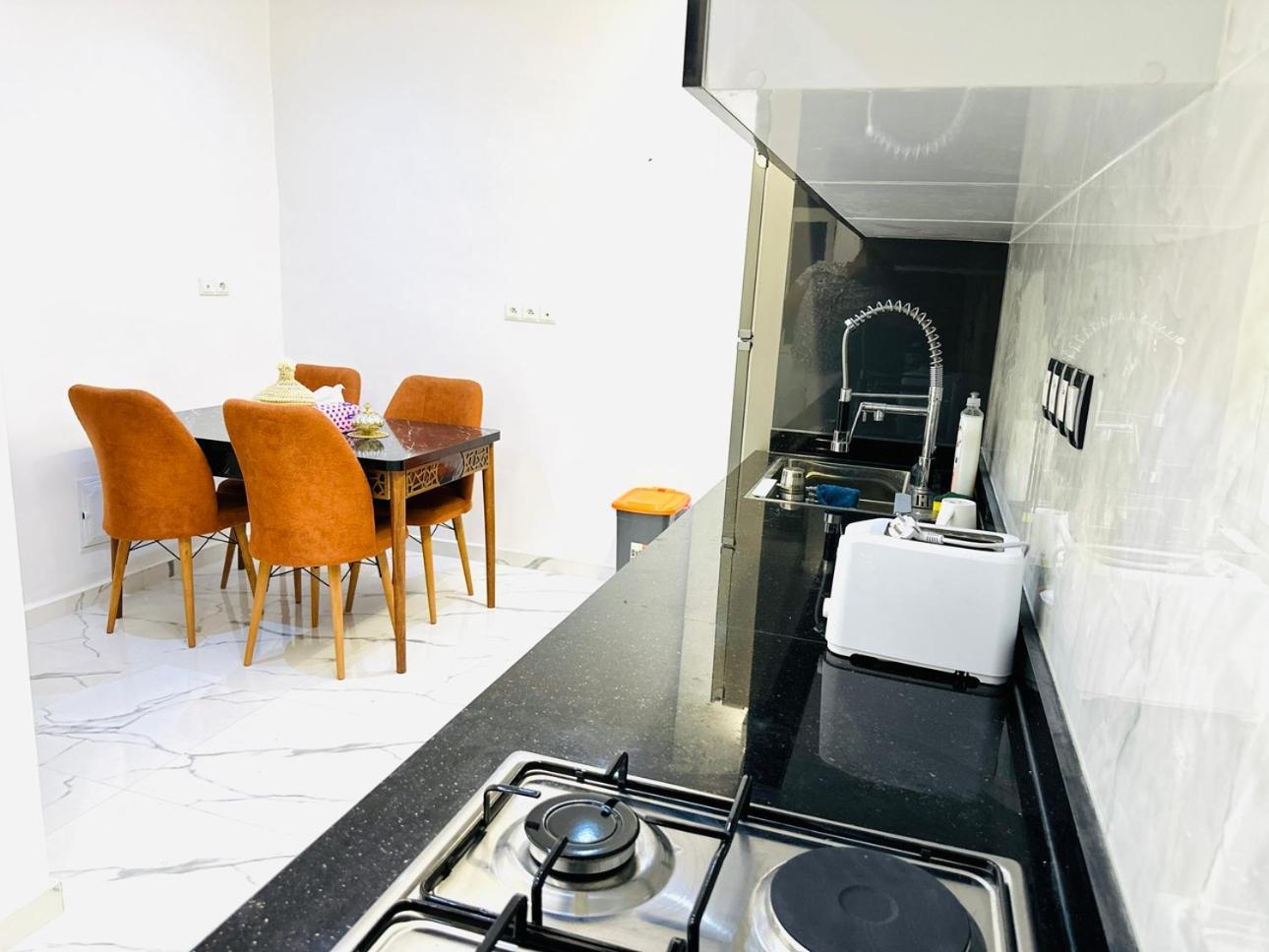 Appartement F3 De Luxe A Gueliz - 5 Min De La Gare - Piscine, Wifi, Parking Au Coeur De Marrakech *