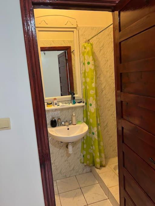 & 4 Bedrooms With Pool Views Marrakesh