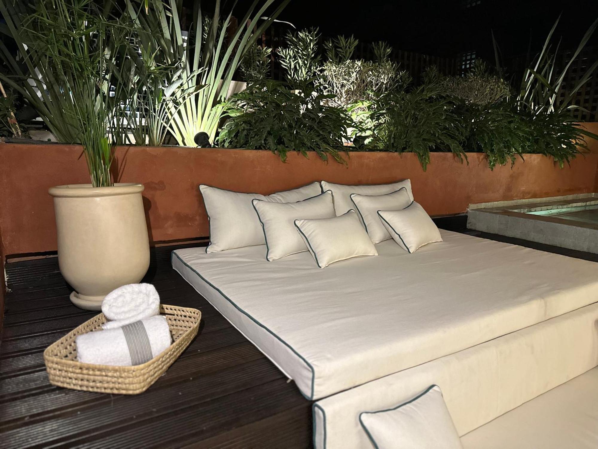 Nacarat Centre Gueliz 2br