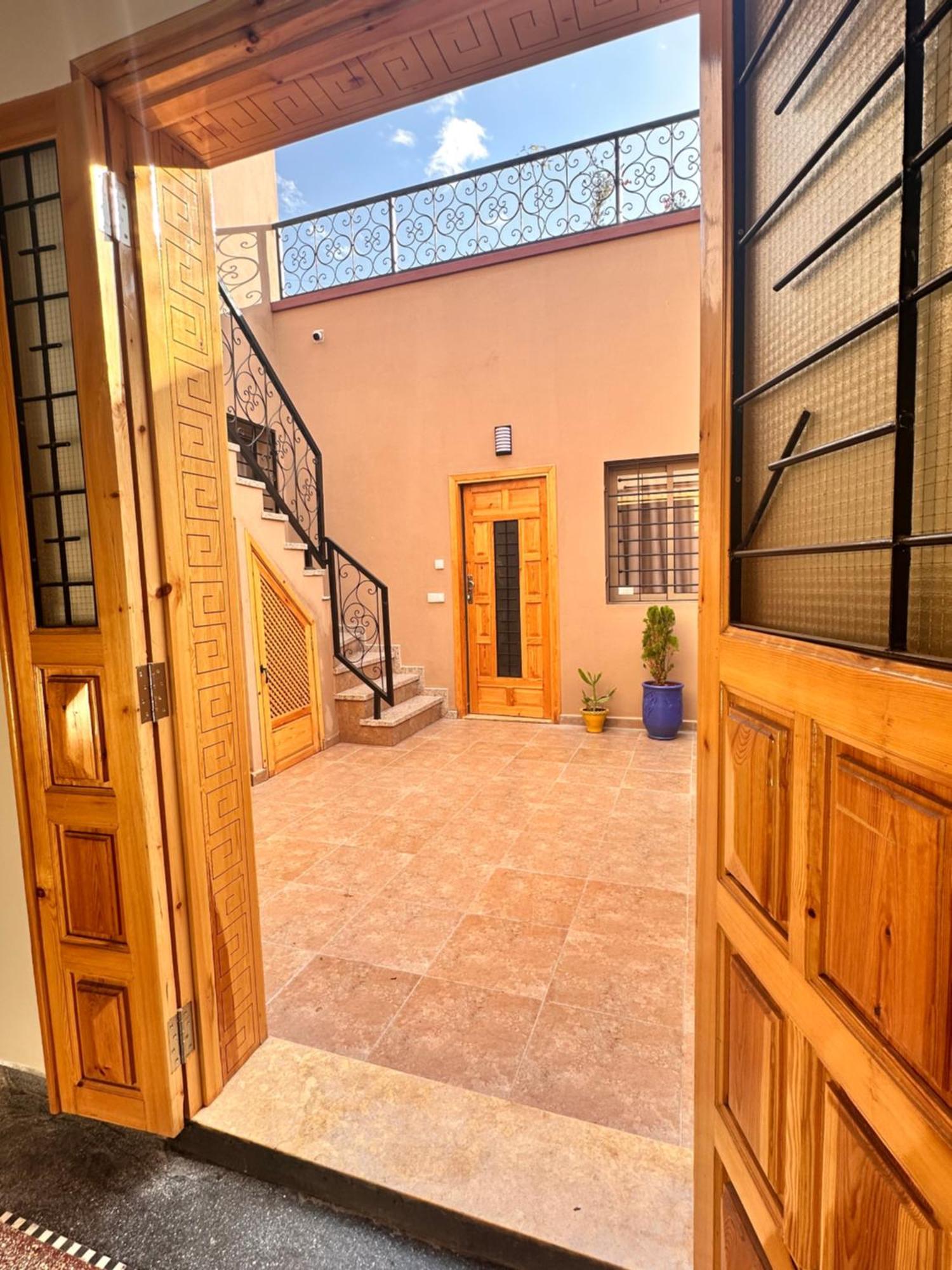 Square Apartment