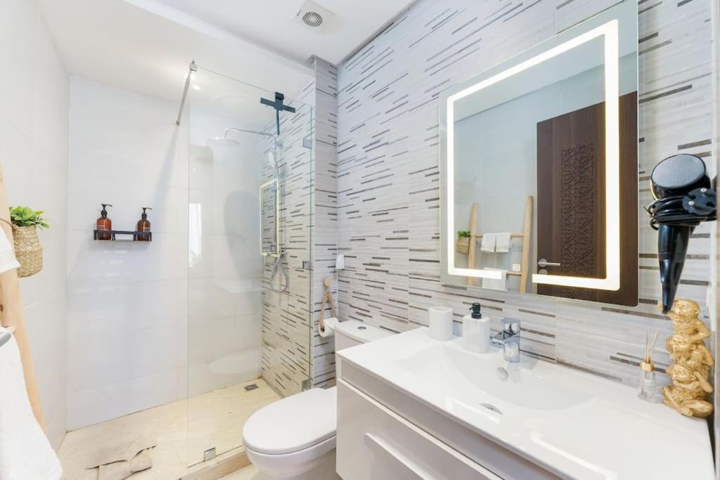 Luxury And Healthy Designed With Pool Appartement