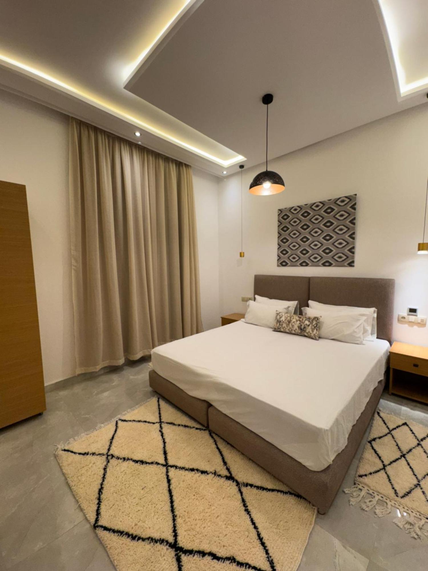 Square Apartment