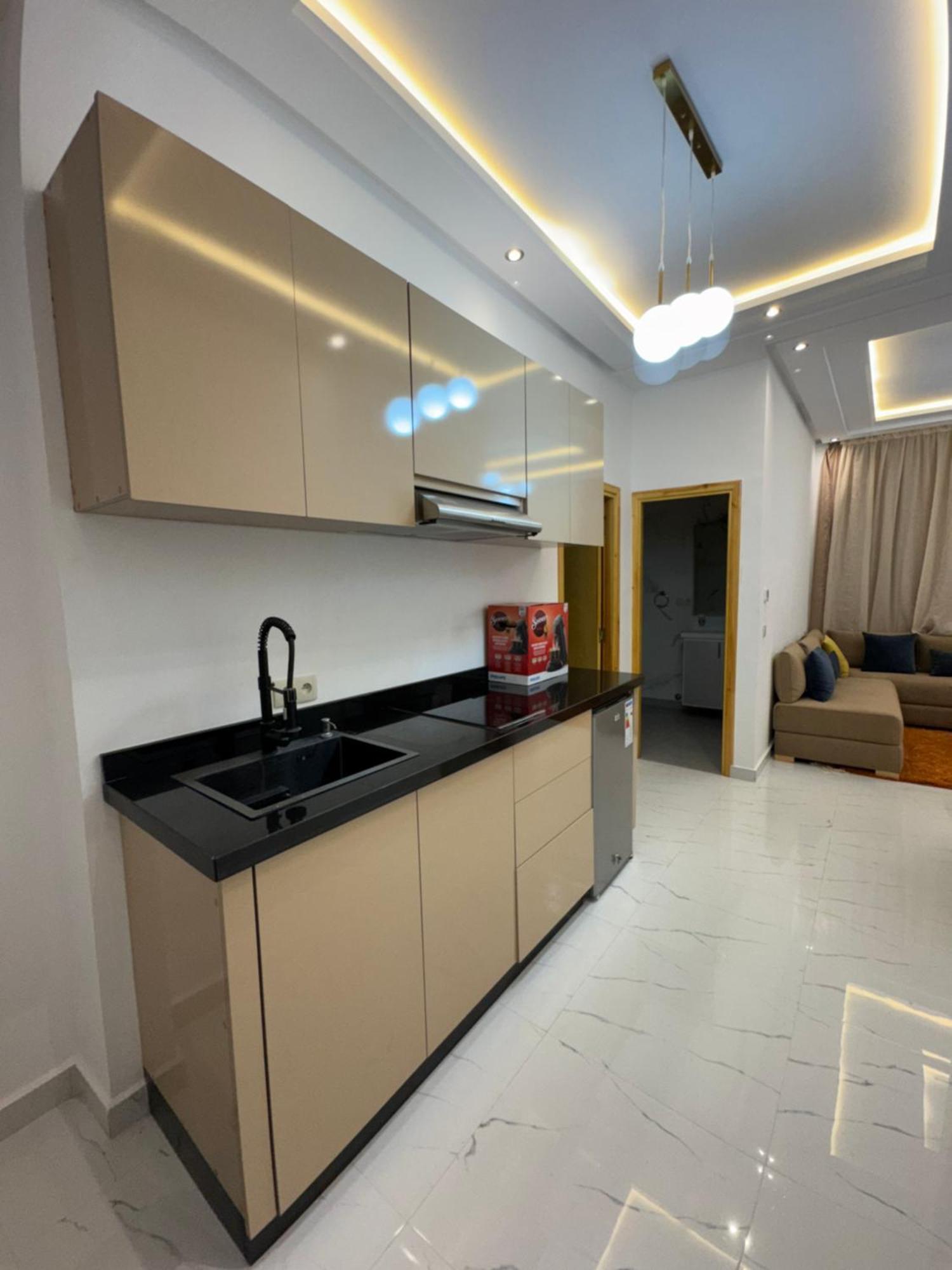 Square Apartment