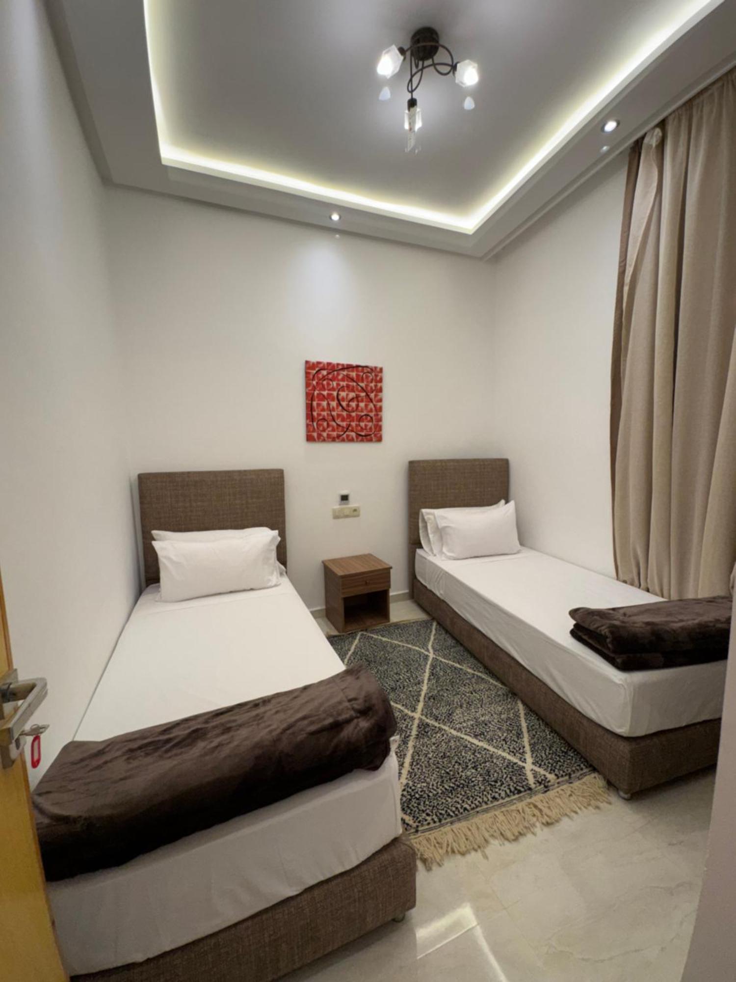 Square Apartment