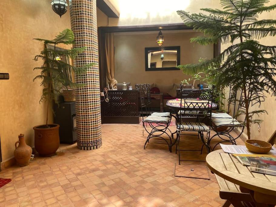Petit Authentique Proche De Dar El Bacha Appartement