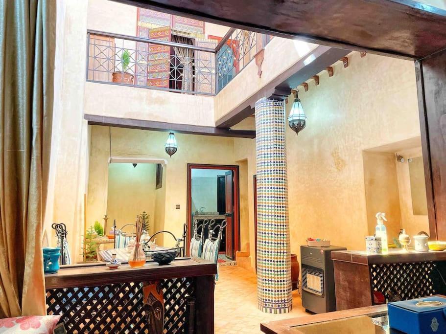 Appartement Petit Authentique Proche De Dar El Bacha *