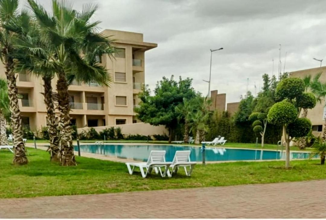 Un Elegant A Louer A Marrakech Avec Deux Piscines Et Situation En Centre Marrakesh