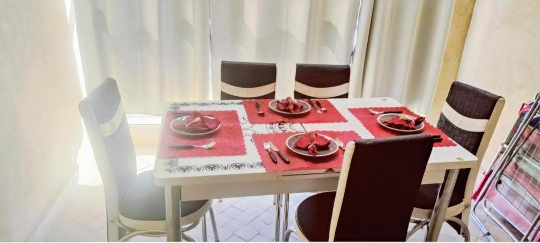 Appartement Un Elegant A Louer A Marrakech Avec Deux Piscines Et Situation En Centre