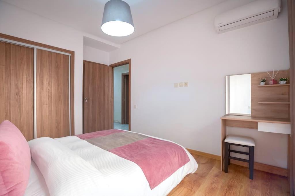 Appartement Spacious 2 Bedroom Flat With Wi-fi, Pool And Parking
