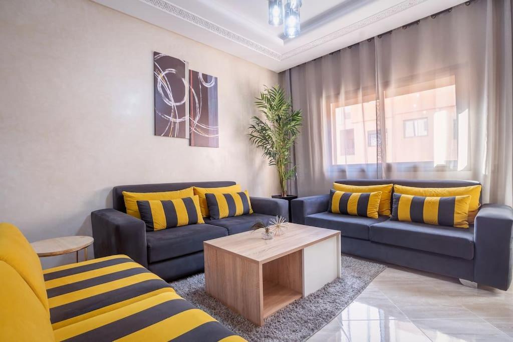 Spacious 2 Bedroom Flat With Wi-fi, Pool And Parking * Marrakesh