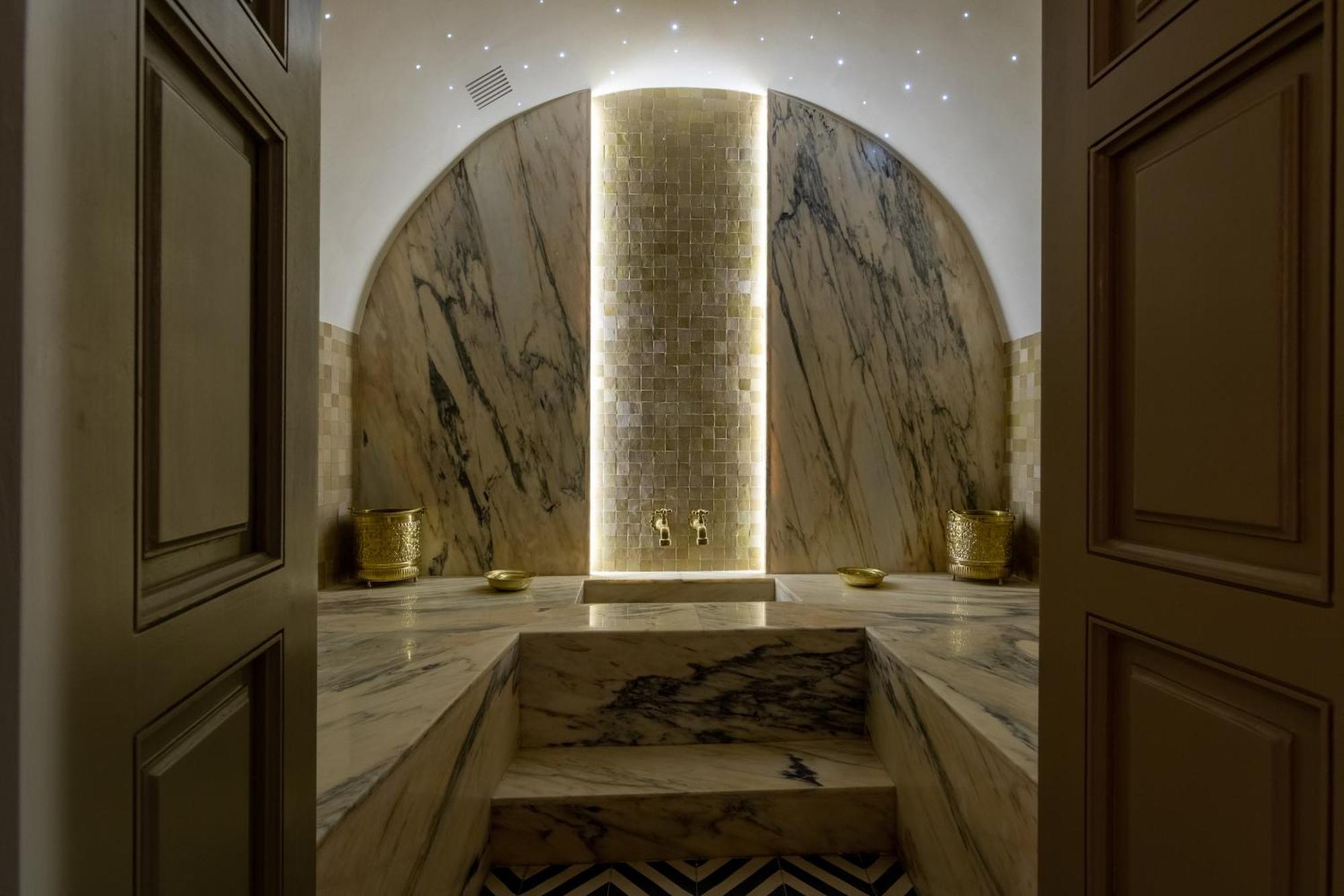 & Spa, Doum Collection Holiday home